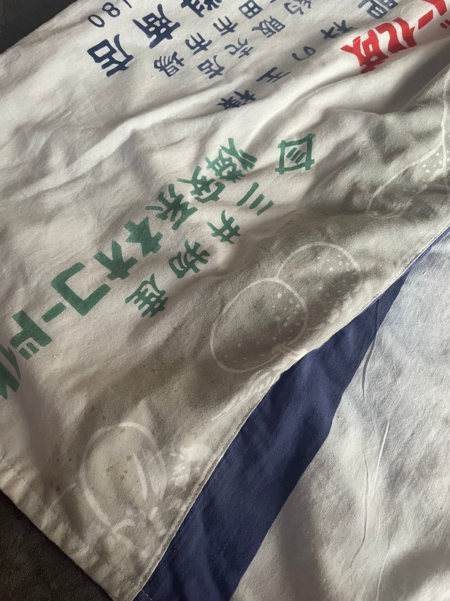 Cotton apron dress remade from Japanese hand towel 白い手ぬぐいをリメイクしたエプロンワンピース